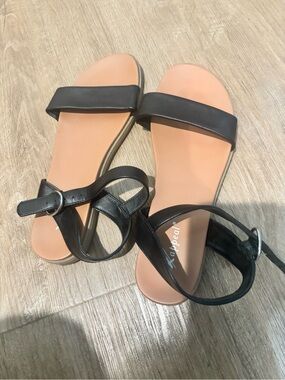 x-appeal Black Ankle-Strap Flat Sandals